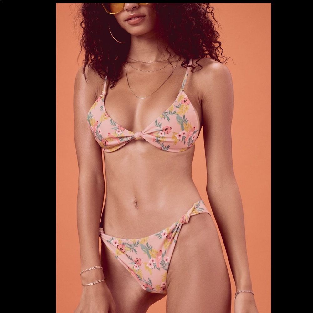For love and lemons Tahiti Floral Bikini SET